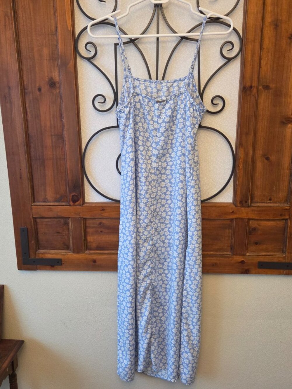 Billabong Ditzy Floral Light Blue Midi Dress Size S Spaghetti Strap Beach Surfer - Picture 6 of 10